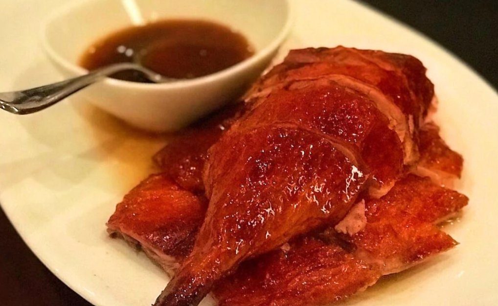 Cantonese roast duck with sauce
